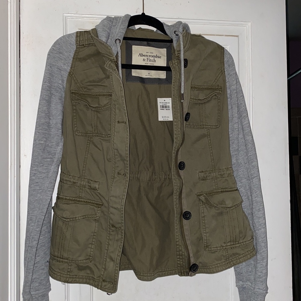 NWT Abercrombie & Fitch army green hooded jacket